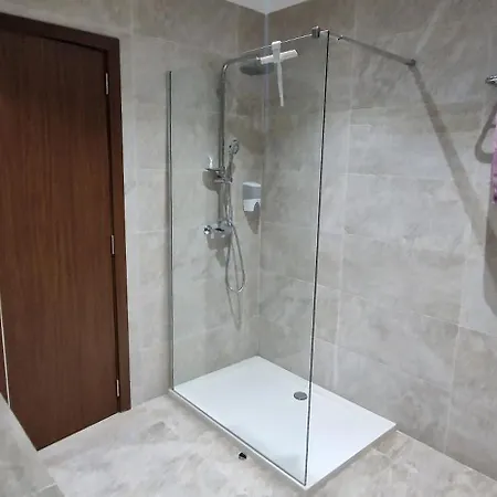 B8 Seaside Luxury With Terrace- New דירה