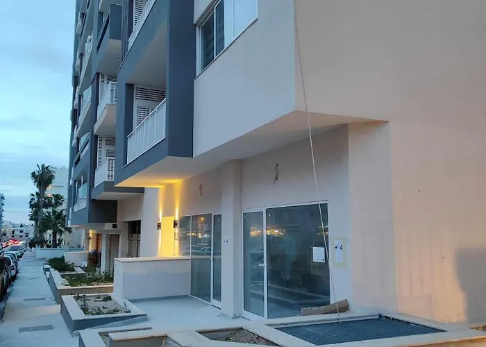 B8 Seaside Luxury With Terrace- New Apartment