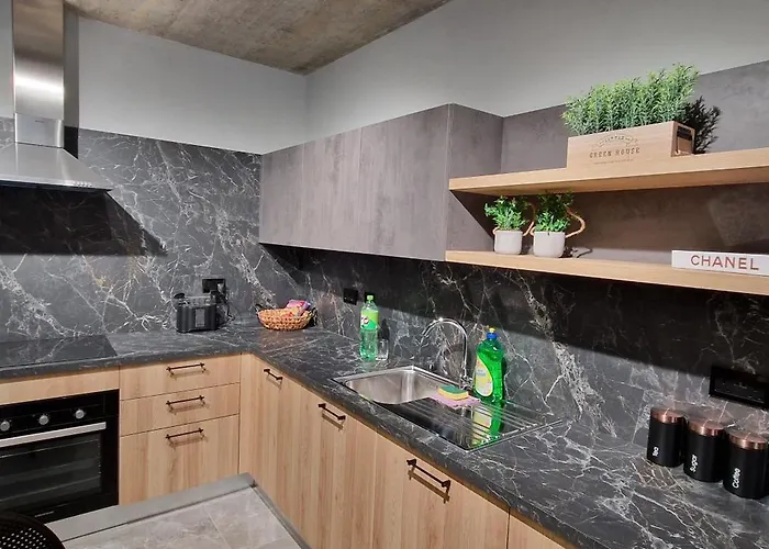 B8 Seaside Luxury With Terrace- New Apartment *